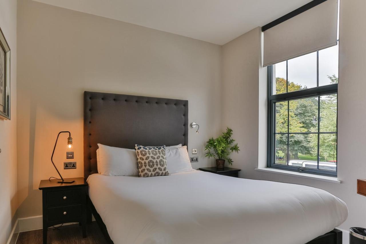 קארדיף Park Lane Aparthotel By Urban Space מראה חיצוני תמונה