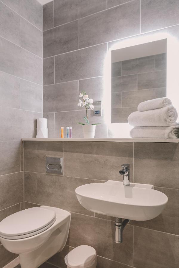 קארדיף Park Lane Aparthotel By Urban Space מראה חיצוני תמונה