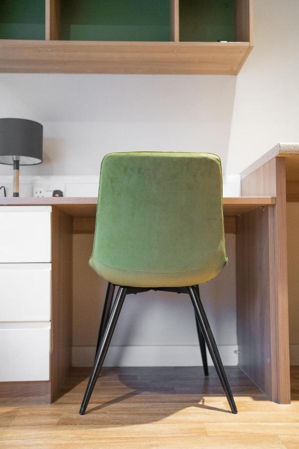 קארדיף Park Lane Aparthotel By Urban Space מראה חיצוני תמונה